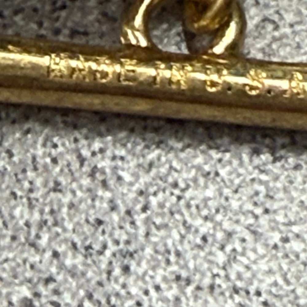 Óscar de la Renta flower in sapphire blue rhinestones